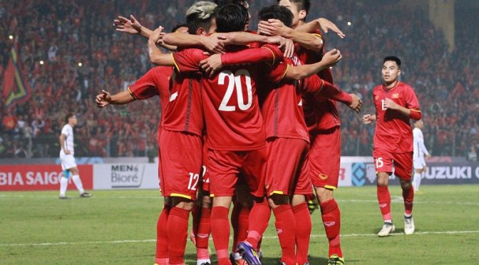 Thắng Campuchia 3-0, Việt Nam bước vào bán kết với vị trí đầu bảng A