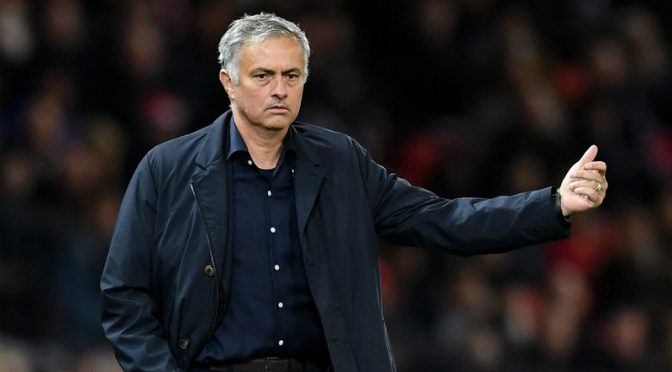 HLV Jose Mourinho nói lời chào tạm biệt MU sau 2 năm gắn bó