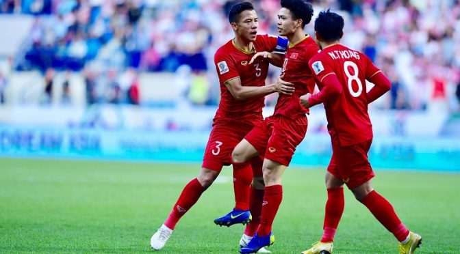 Việt Nam chính thức lọt tứ kết Asian Cup 2019 sau loạt đá luân lưu cân não