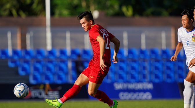 Tiến Linh lập cú hattrick tại trận đấu đối mặt với U22 Lào