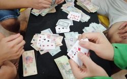 Phá tụ điểm đánh bạc dưới hình thức chơi ba cây ăn tiền