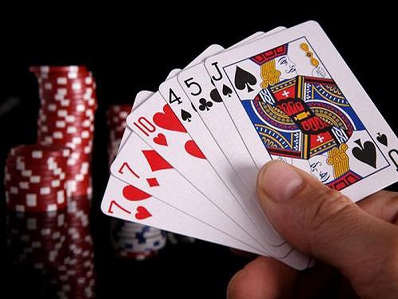 Bắt giữ 8 đối tượng về hành vi tham gia đánh bạc