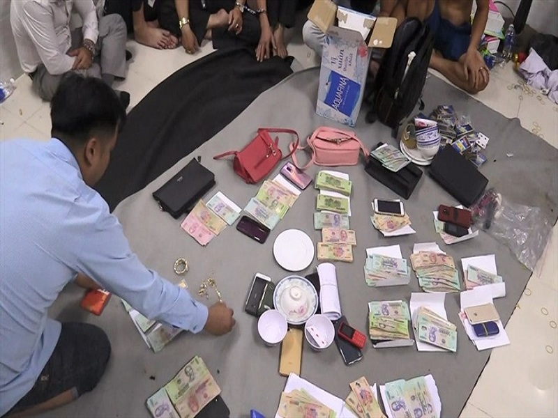 Lạng Sơn: Bắt nhóm đối tượng nam, nữ rủ nhau chơi đánh bạc 