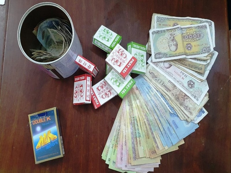 Khởi tố 21 đối tượng tụ tập tham gia đánh bạc tại Yên Bái
