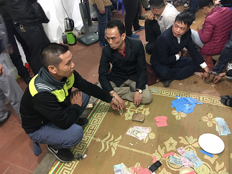 Triệt xóa ổ nhóm đối tượng tham gia đánh bạc ăn tiền tại Uông Bí