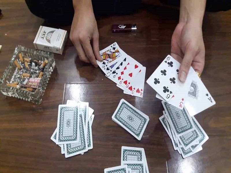 Bắt quả tang ổ cờ bạc dưới hình thức đánh bài ăn tiền 
