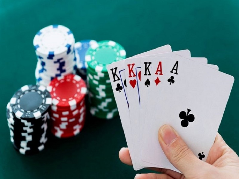 Hướng dẫn cách chơi poker - Luật đánh bài Poker cơ bản