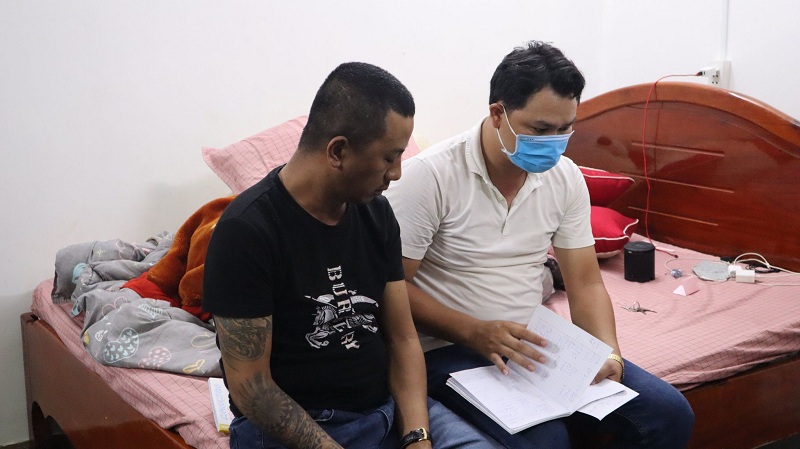 Đang ghi lô đề, 4 người bị công an bắt quả tang tại Bình Phước