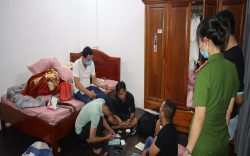 Đang ghi lô đề, 4 người bị công an bắt quả tang tại Bình Phước