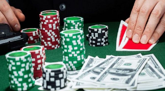 Chơi Poker với đôi nhỏ thì bạn nên xử lý như thế nào?