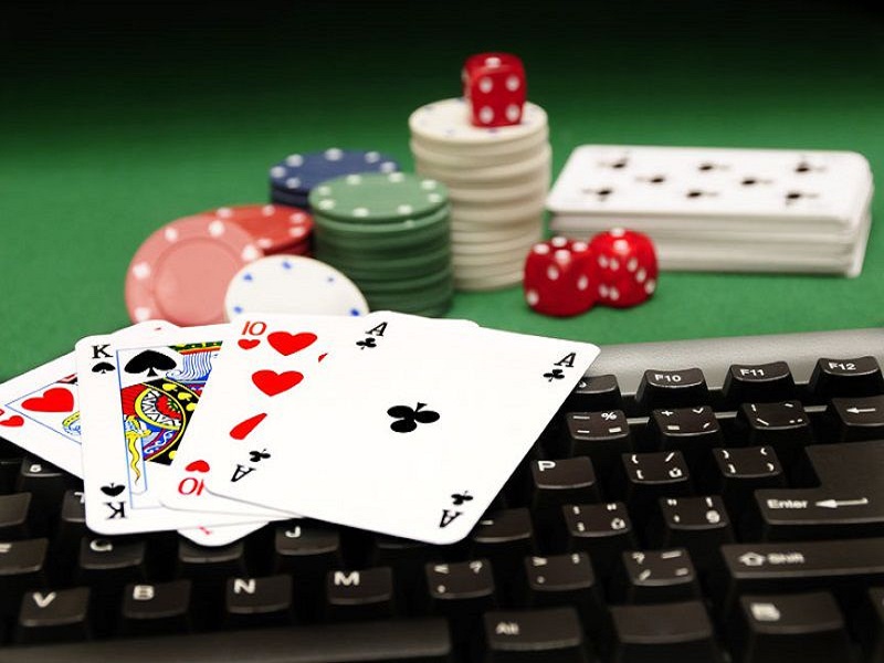 Điều gì đã ảnh hưởng đến hình ảnh người chơi trên bàn chơi Poker?