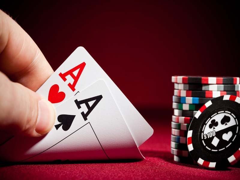 Tìm hiểu về cách đặt cược an toàn trong trò chơi Poker