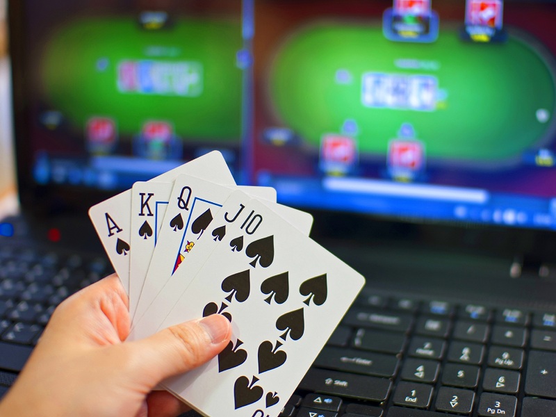 Xì tố/ Poker là gì? 4 mẹo chơi xì tố ăn tiền cả làng nhanh nhất