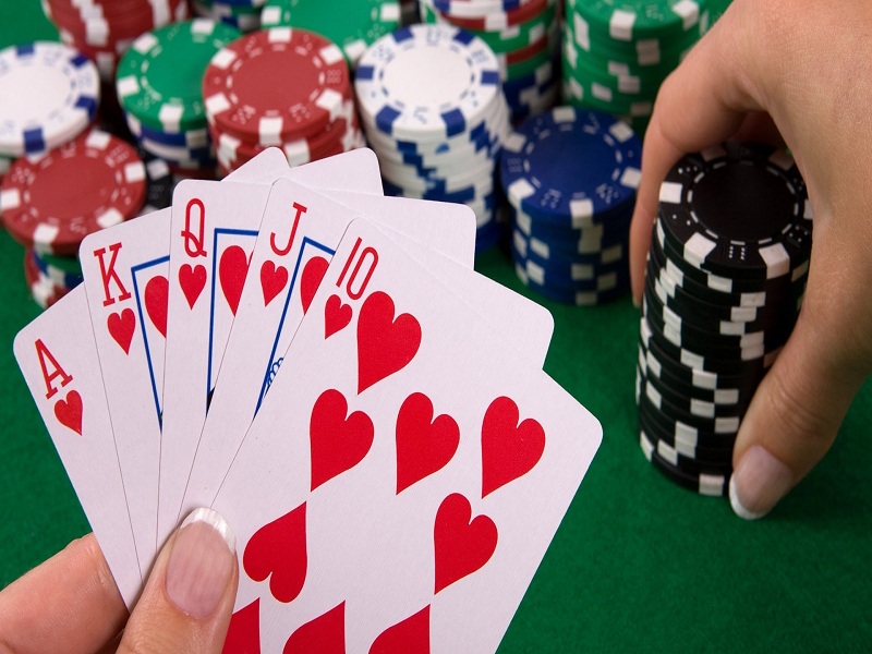 4 điều quan trọng mà bạn cần biết trong luật chơi Poker 